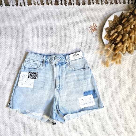 Hollister Pants - Hollister Ultra HR Light Wash Patched Curvy Vintage Relaxed Mom Shorts 0/24